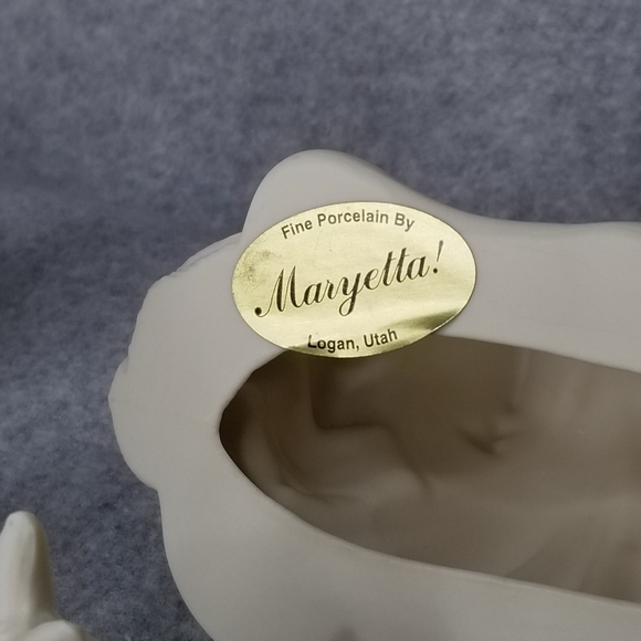 Maryetta Fine Porcelain 13pc Nativity Set Christmas Nativity Holiday Decor White - Picture 8 of 8